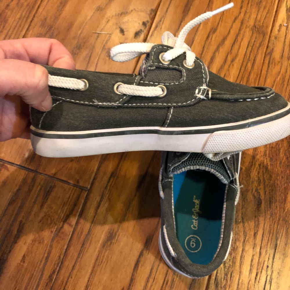 Boys shoes